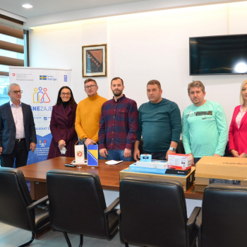 Pet mjesnih zajednica s područja Ilijaša dobilo informatičku opremu